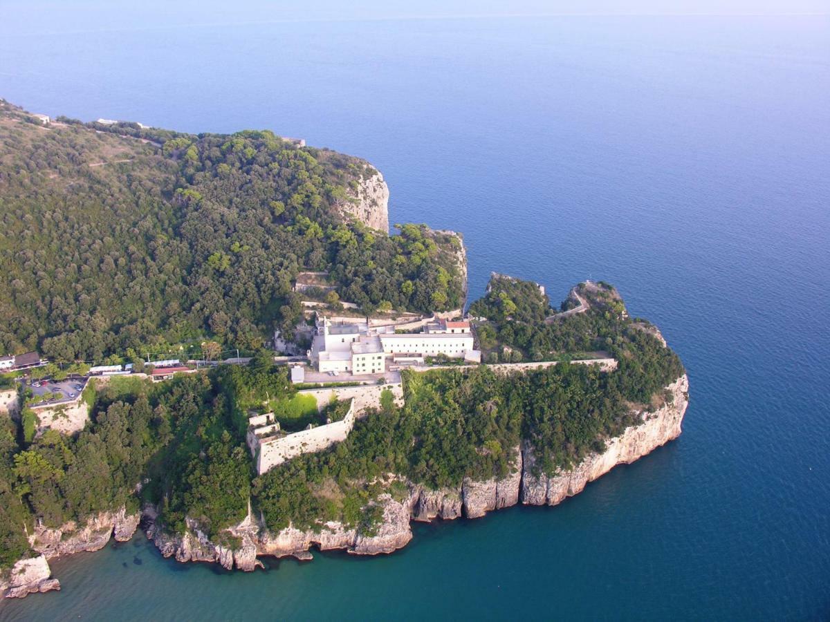 B&B Lineablu Formia Buitenkant foto